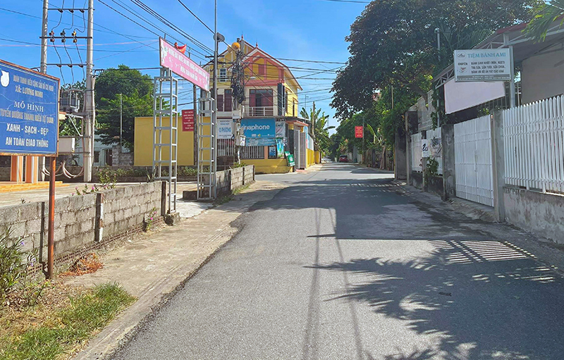 Các tuyến đường ở thôn Lương Yến, xã Lương Ninh được đầu tư nâng cấp khang trang, cảnh quan xanh - sạch - đẹp.