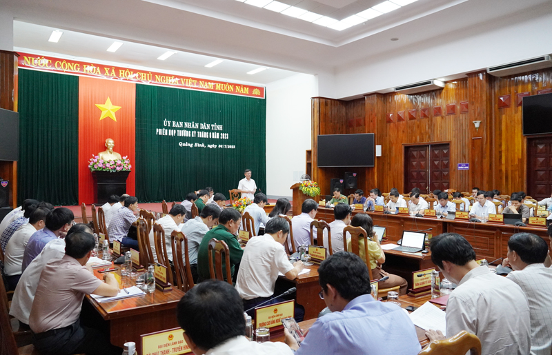 Toàn cảnh phiên họp.