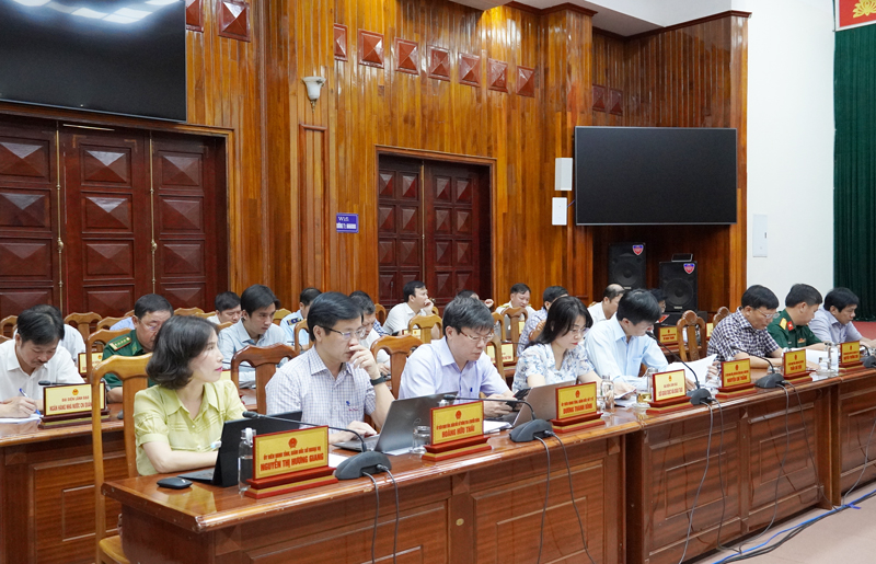 Các đại biểu dự phiên họp.