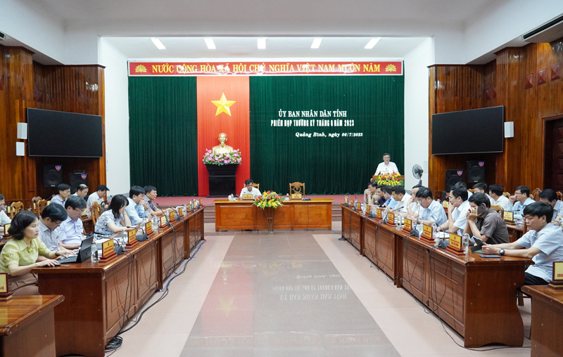 Đồng chí Chủ tịch UBND tỉnh Trần Thắng yêu cầu các sở, ngành, địa phương phấn đấu hoàn thành cao nhất các chỉ tiêu, kế hoạch đề ra.