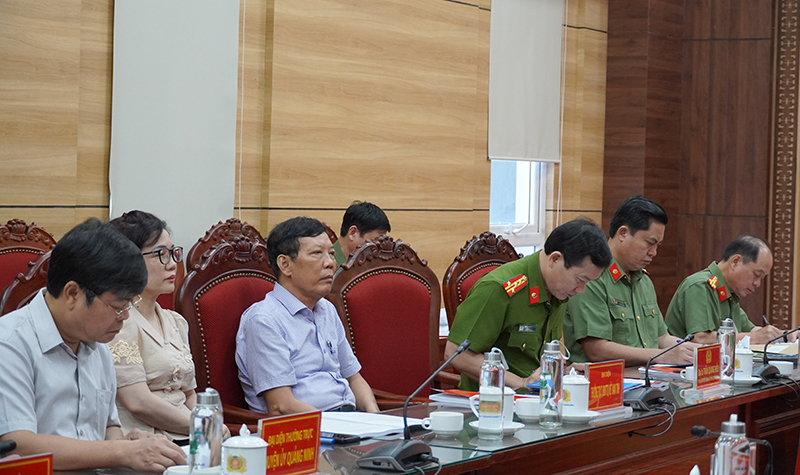 Các đại biểu tham dự hội nghị tại điểm cầu Quảng Bình.