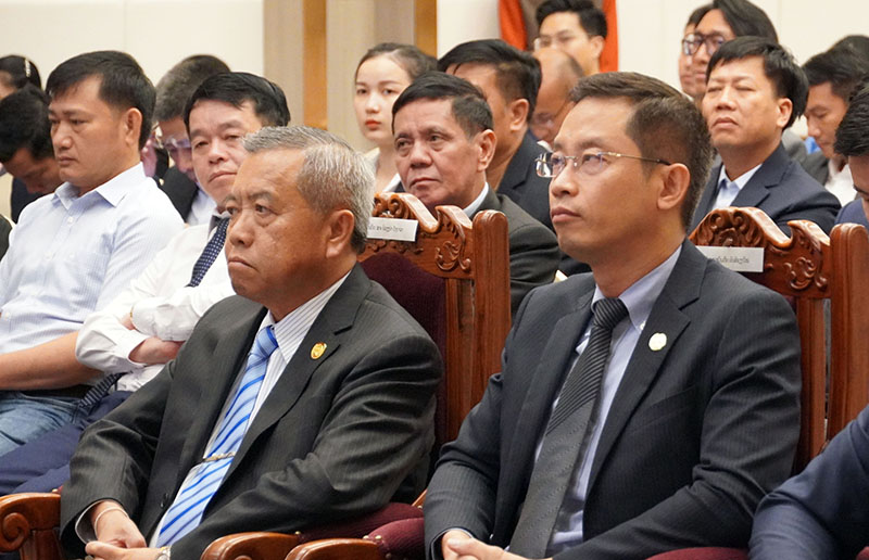 Đại diện lãnh đạo các bộ ngành nước CHDCND Lào dự lễ ký