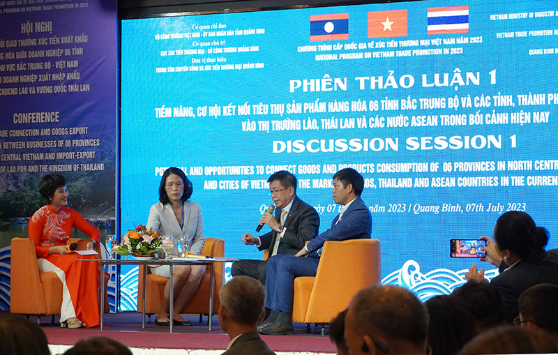 Các đại biểu tham gia thảo luận tại hội nghị.