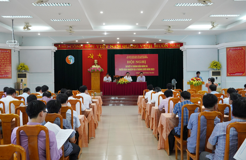 Toàn cảnh hội nghị. 