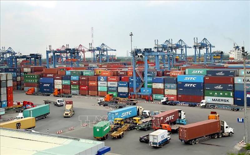 Hoạt động xuất nhập khẩu hàng hóa tại cảng Sài Gòn khu vực 1. Ảnh minh hoạ: Hoàng Hùng/TTXVN 