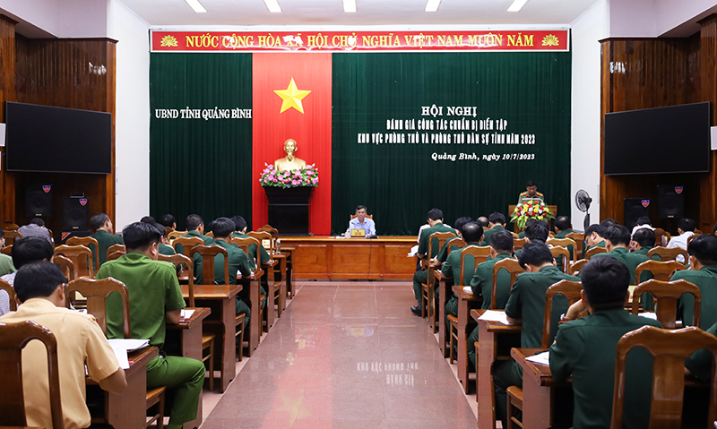 Toàn cảnh hội nghị.