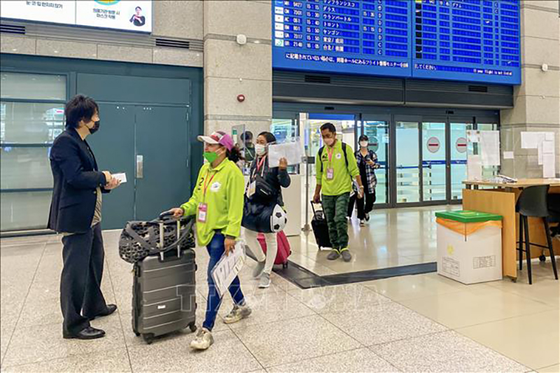 Lao động nước ngoài nhập cảnh tại Sân bay Incheon, Hàn Quốc. Ảnh tư liệu: Anh Nguyên/TTXVN/