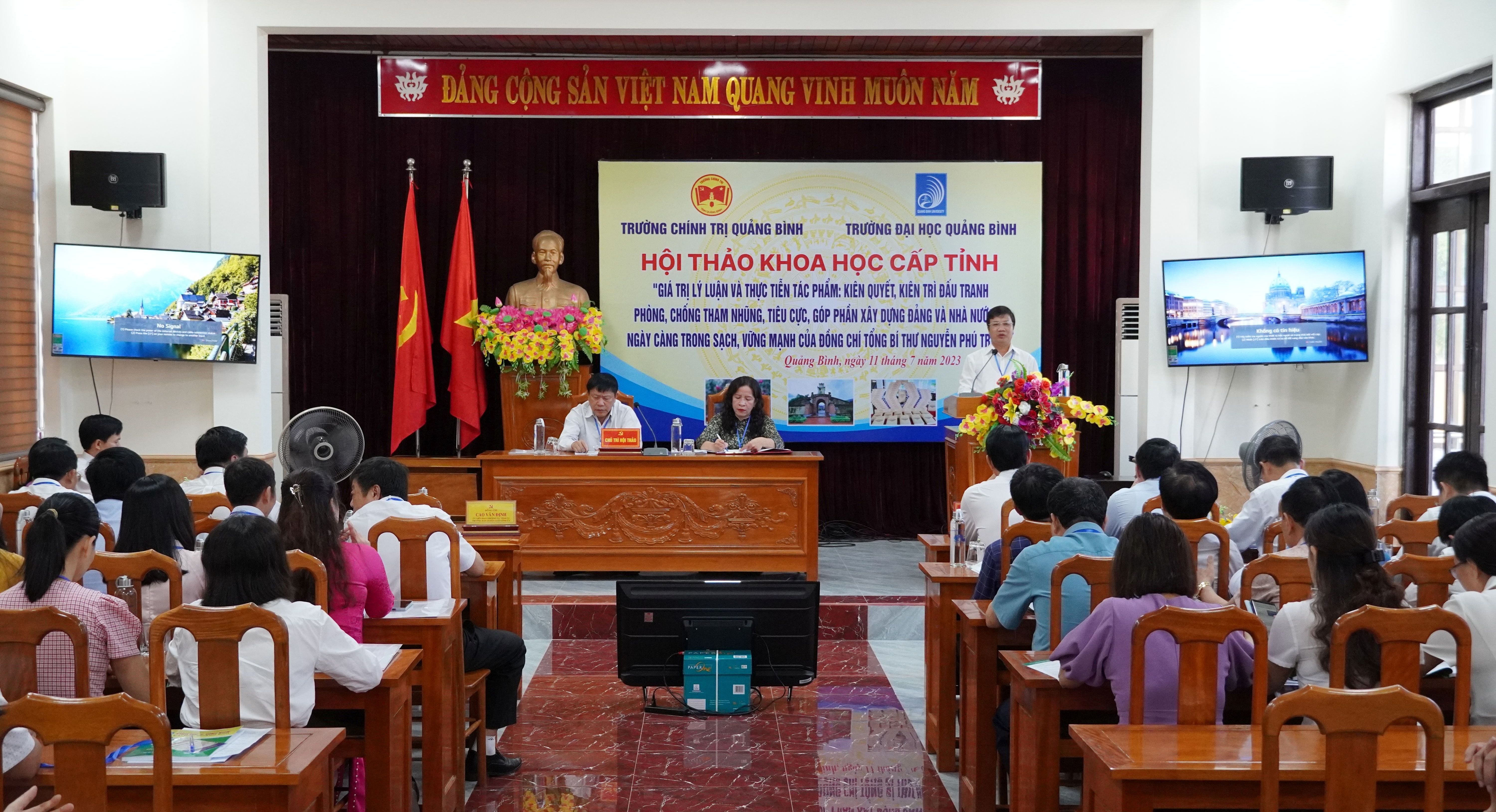 Toàn cảnh hội thảo.