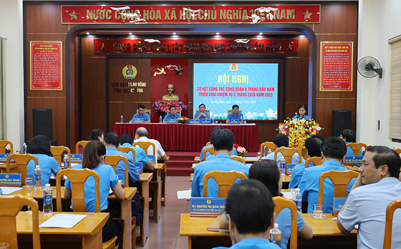 Toàn cảnh hội nghị.