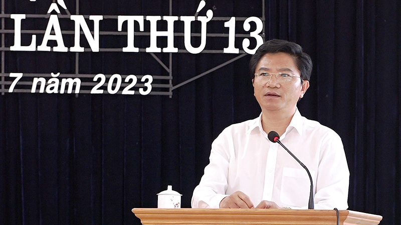 Đồng chí Trương An Ninh, Ủy viên Ban Thường vụ Tỉnh ủy, Bí thư Thị ủy Ba Đồn phát biểu tại hội nghị.