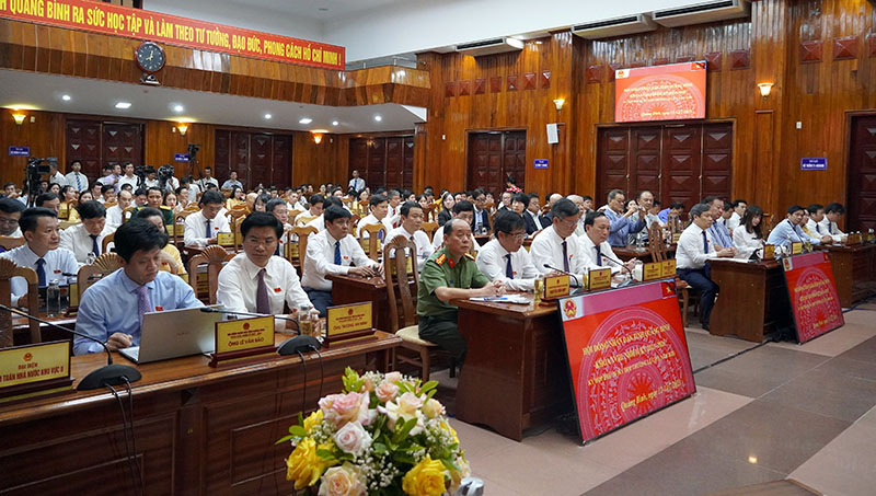Các đại biểu dự kỳ họp