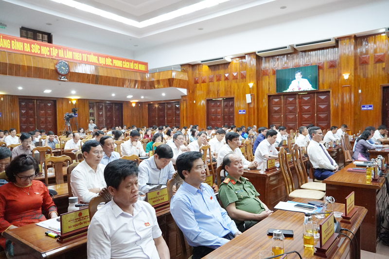 Các đại biểu tham dự kỳ họp.