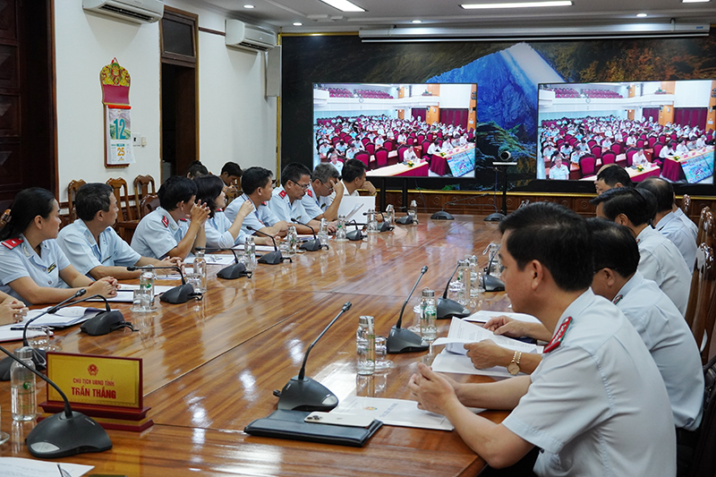 Các đại biểu tham dự hội nghị.