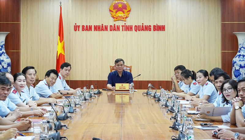 Đồng chí Trần Thắng, Phó Bí thư Tỉnh ủy, Chủ tịch UBND tỉnh chủ trì hội nghị tại điểm cầu tỉnh Quảng Bình.
