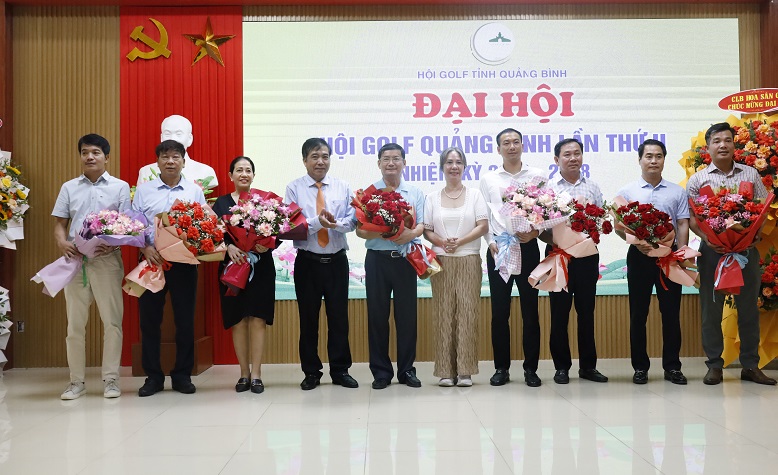 Ban Chấp hành Hội Golf Quảng Bình nhiệm kỳ 2023-2028 ra mắt đại hội. 