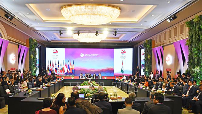  Quang cảnh Hội nghị Bộ trưởng Ngoại giao ASEAN - Ấn Độ trong khuôn khổ Hội nghị Bộ trưởng Ngoại giao ASEAN lần thứ 56, ngày 13/7. Ảnh: Đào Trang/PV TTXVN tại Indonesia