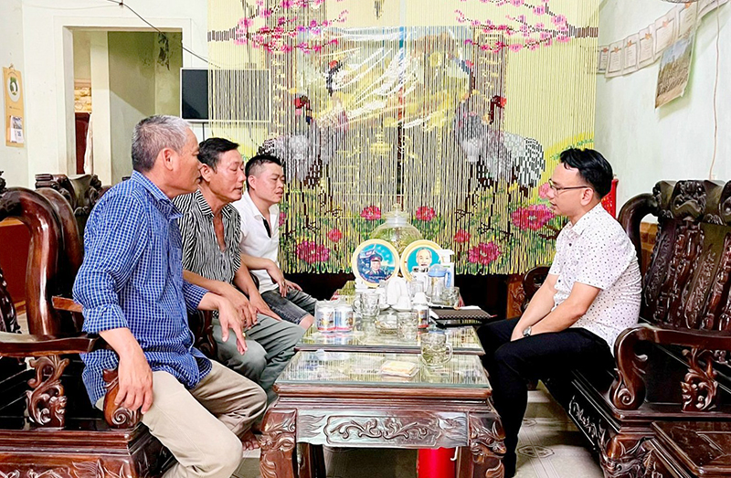 Gia đình ông Nguyễn Quang Tuynh (SN 1969) và Nguyễn Quang Khâm (SN 1971) bức xúc về việc bị hàng xóm vu khống trên mạng xã hội khiến nhiều người hiểu nhầm.