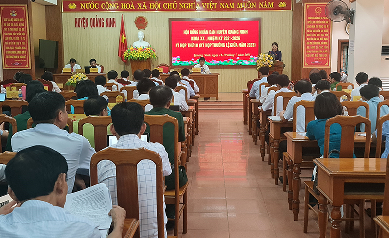 Toàn cảnh kỳ họp.