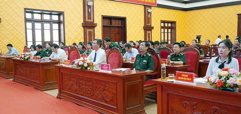 Lãnh đạo các cơ quan, đơn vị liên quan dự hội nghị.