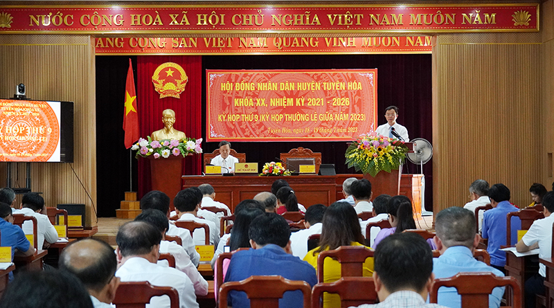 Toàn cảnh kỳ họp.