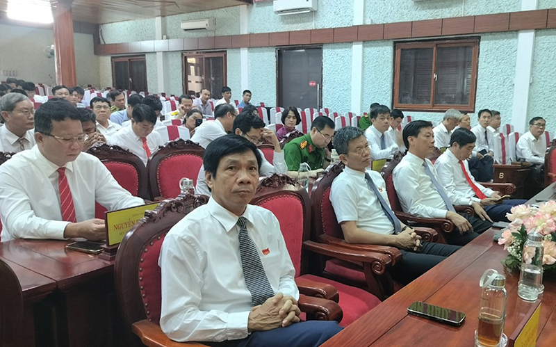 Các đại biểu tham dự phiên khai mạc kỳ họp thứ 9, HĐND huyện Bố Trạch khóa XIX.
