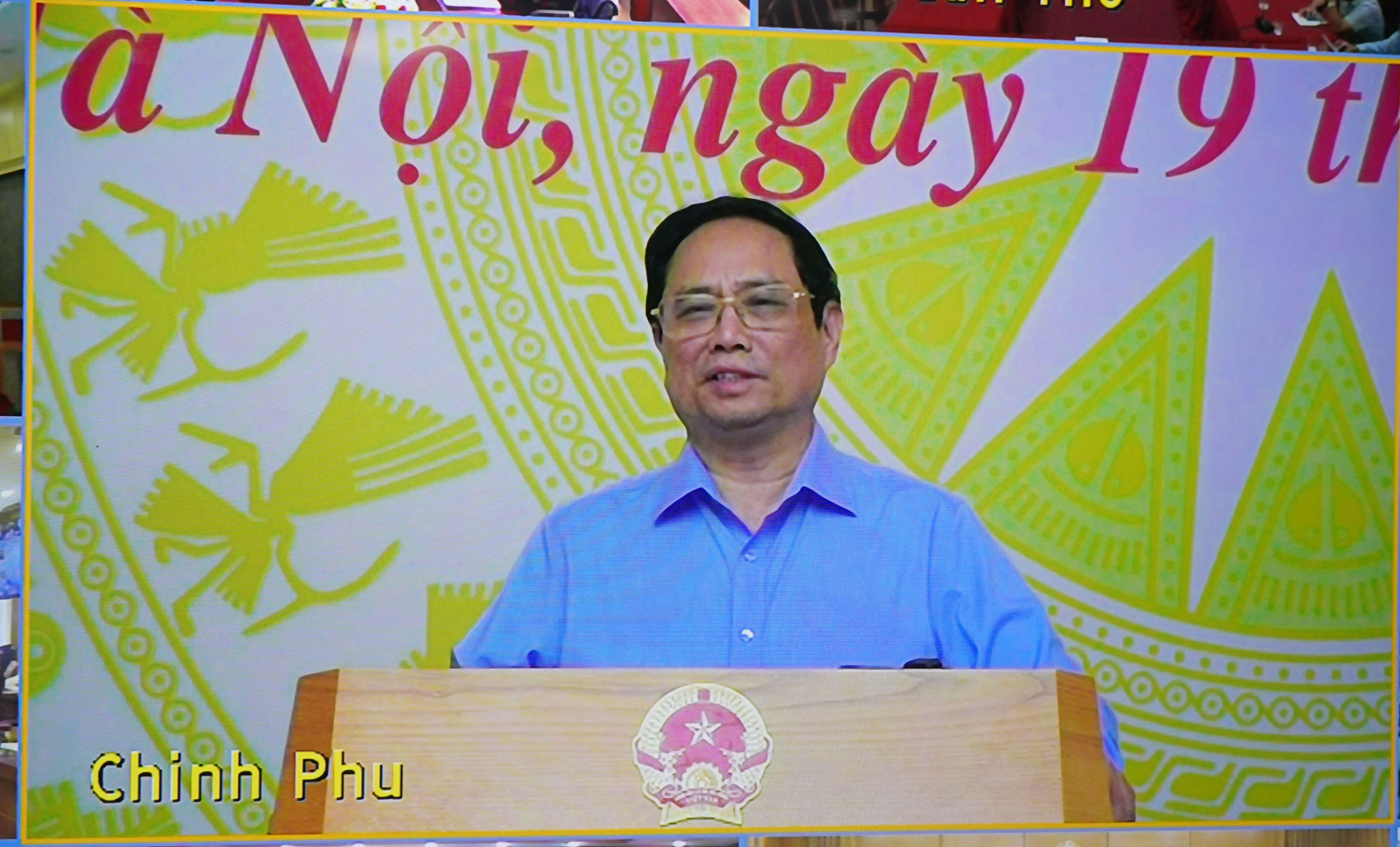 Thủ tướng Chính phủ Phạm Minh Chính phát biểu chỉ đạo tại phiên họp.