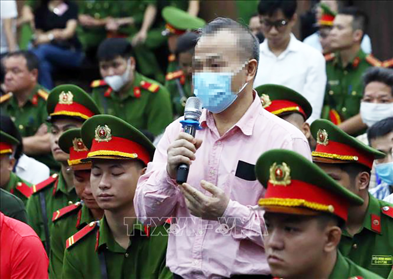Bị cáo Vũ Hồng Nam, cựu Đại sứ Việt Nam tại Nhật Bản khai báo trước toà. Ảnh: Phạm Kiên/TTXVN