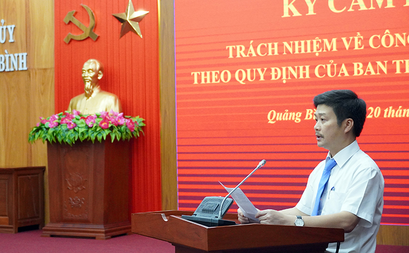 Đồng chí Giám đốc Sở Xây dựng Lê Anh Đức phát biểu nhận nhiệm vụ
