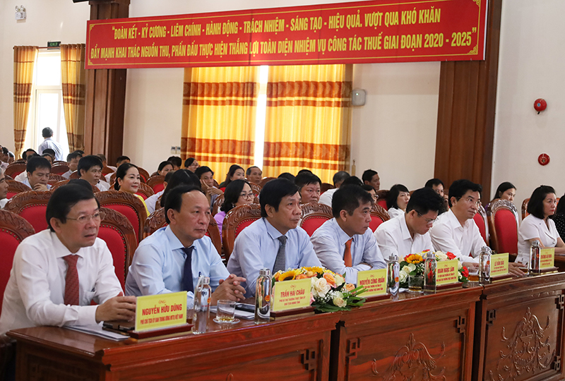Các đại biểu tham dự hội nghị