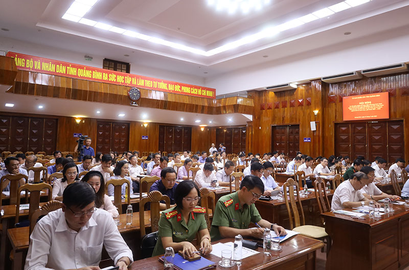 Các đại biểu tham dự hội nghị.