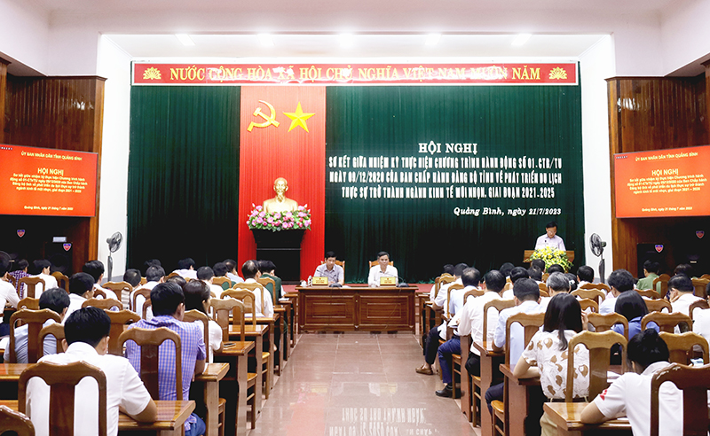 Toàn cảnh hội nghị.