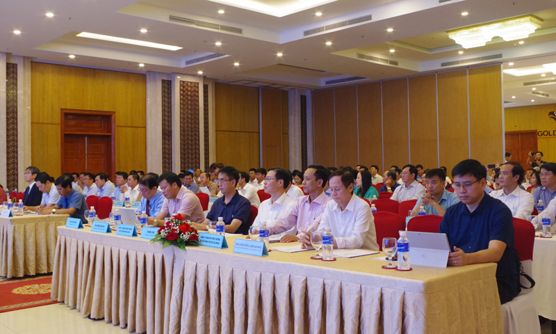 Các đại biểu tham dự hội nghị.
