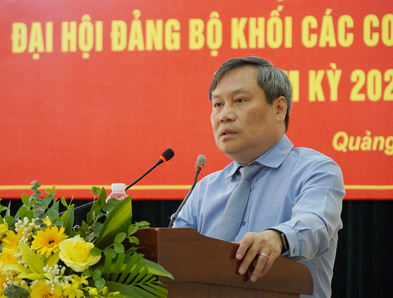 Đồng chí Bí thư Tỉnh ủy Vũ Đại Thắng phát biểu chỉ đạo tại hội nghị.