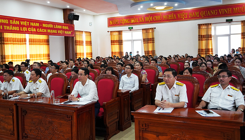 Các đại biểu dự hội nghị.