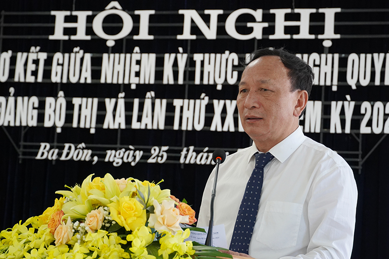 Đồng chí Trần Hải Châu, Phó Bí thư Thường trực Tỉnh ủy, Chủ tịch HĐND tỉnh phát biểu tại hội nghị.