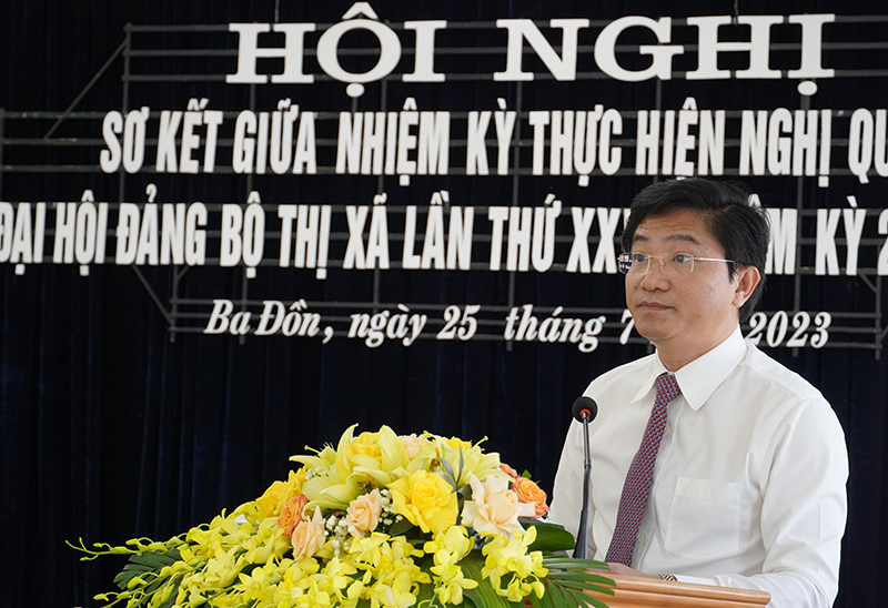  đồng chí Trương An Ninh, Bí thư Thị ủy Ba Đồn thay mặt BCH Đảng bộ TX. Ba Đồn, tiếp thu ý kiến chỉ đạo 