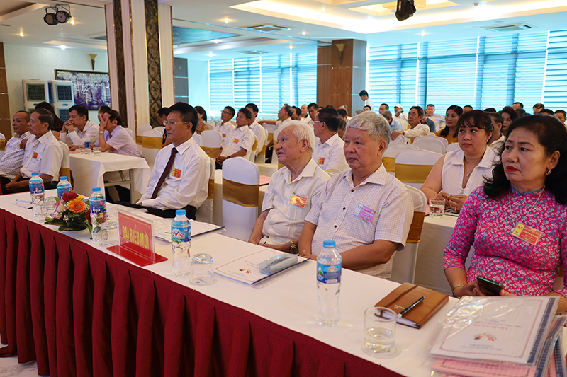 Các đại biểu dự đại hội.