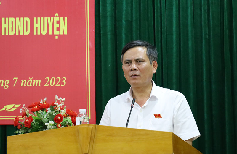 Đồng chí Chủ tịch UBND tỉnh Trần Thắng phát biểu tại buổi TXCT. 
