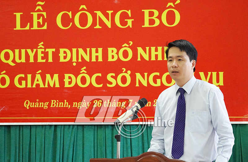 Tân Phó Giám đốc Sở Ngoại vụ Nguyễn Thế Huy phát biểu tại buổi lễ.