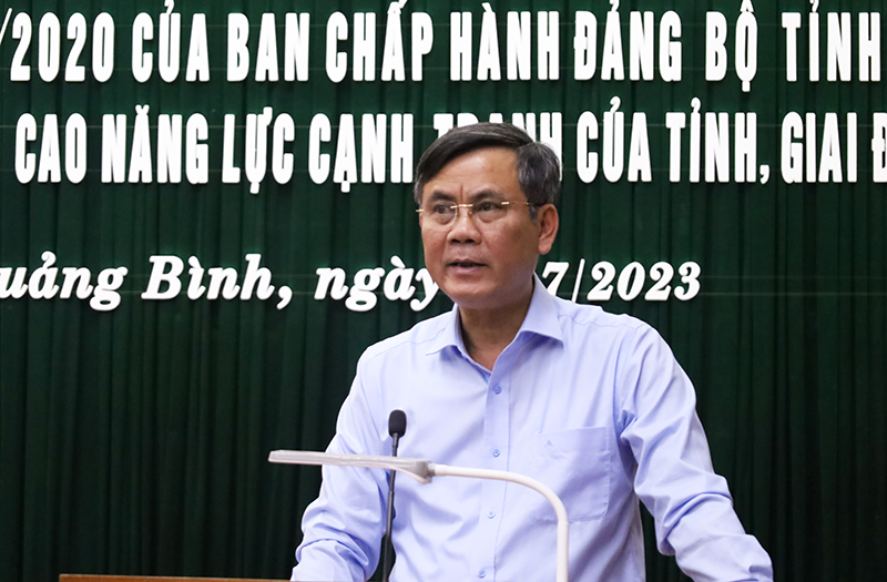 Đồng chí Chủ tịch UBND tỉnh Trần Thắng phát biểu kết luận hội nghị.
