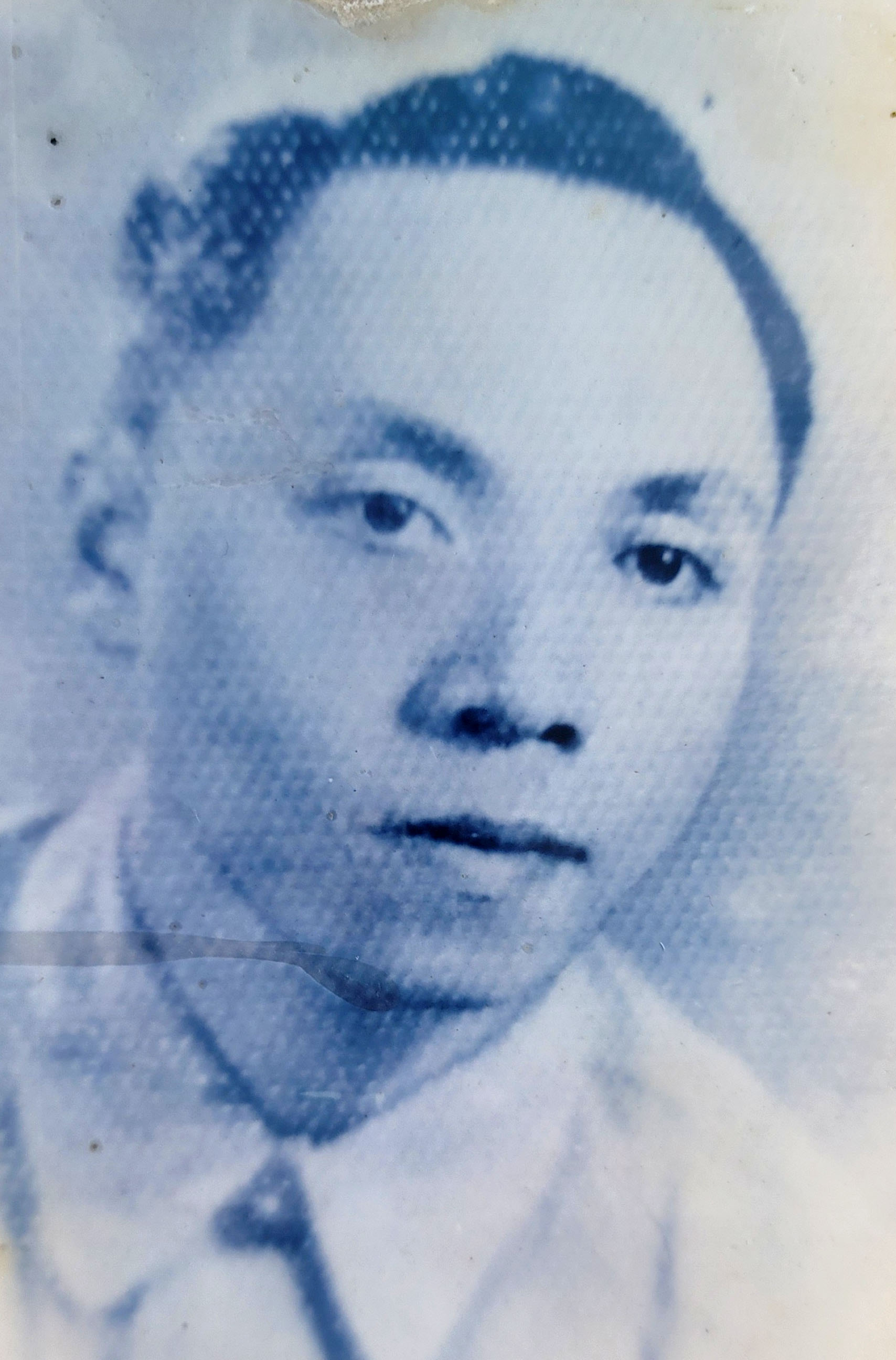 Di ảnh liệt sỹ Nguyễn Văn Cát.