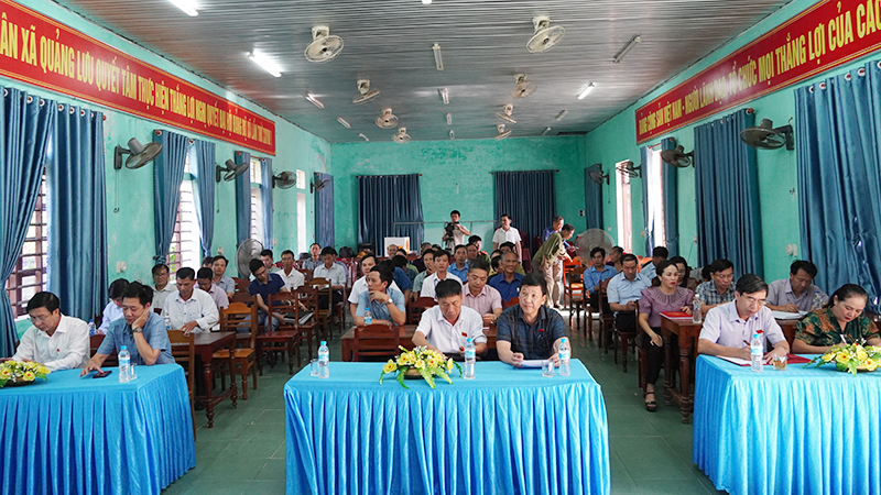 Đông đảo cư tri huyện Quảng Trạch dự hội nghị tiếp xúc cử tri