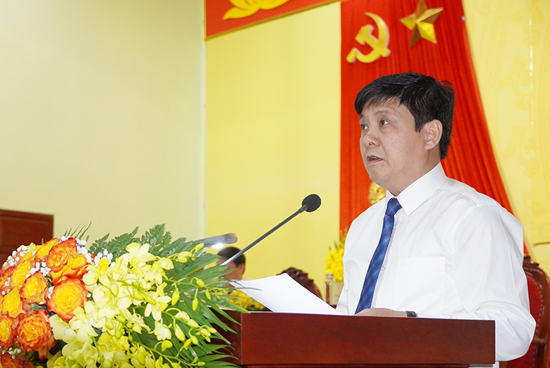 Bí thư Huyện ủy Bố Trạch Lê Công Toán phát biểu khai mạc hội nghị.
