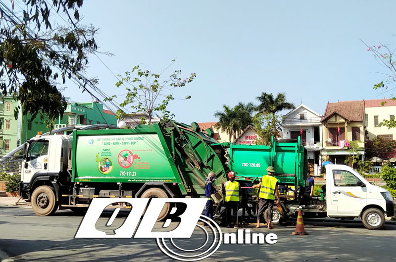 Phương tiện thu gom rác, vận chuyển rác thải của Công ty CP Môi trường và Phát triển đô thị Quảng Bình đủ sức đáp ứng nhu cầu của các địa phương.
