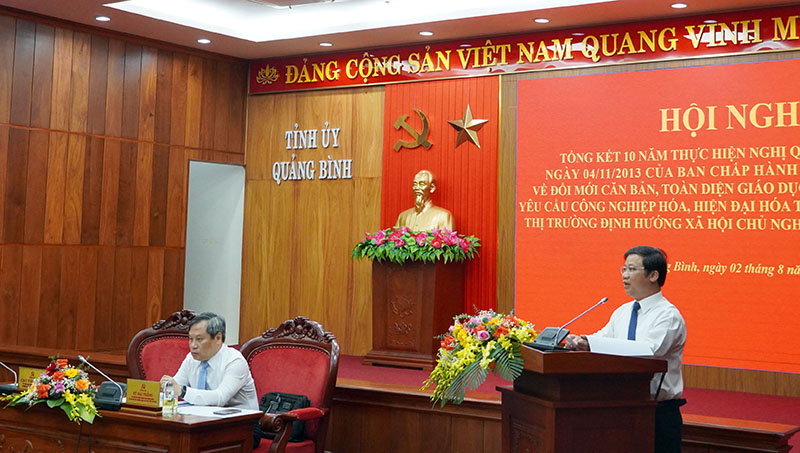 Đồng chí Trưởng ban Tuyên giáo Tỉnh ủy Cao Văn Định điều hành nội dung thảo luận
