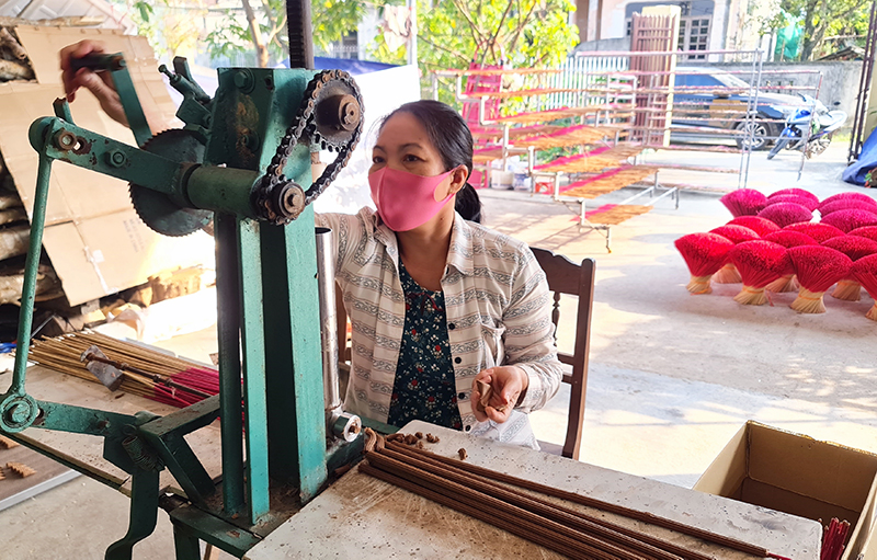 Nguồn vốn chính sách đã giúp nhiều lao động nông thôn phát triển kinh tế, cải thiện thu nhập gia đình.