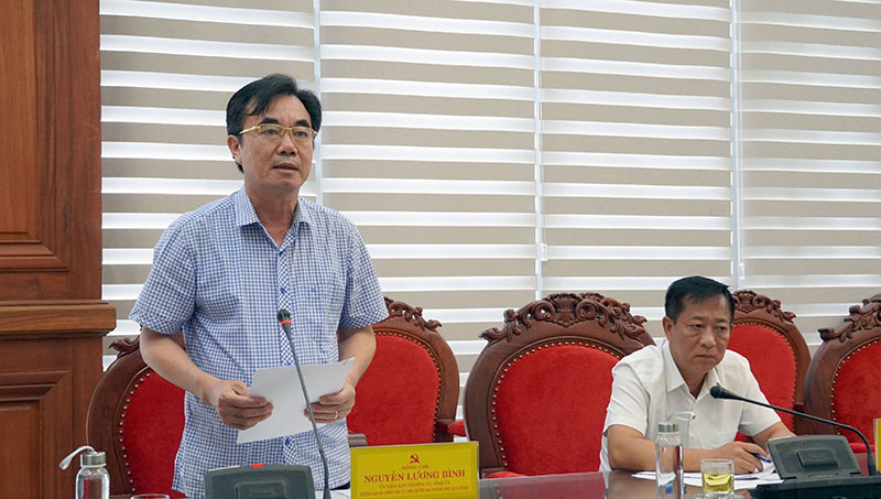 Đồng chí Trưởng Ban Nội chính Tỉnh ủy, Phó Trưởng ban Thường trực Ban Chỉ đạo CCTP tỉnh Nguyễn Lương Bình phát biểu tại hội nghị