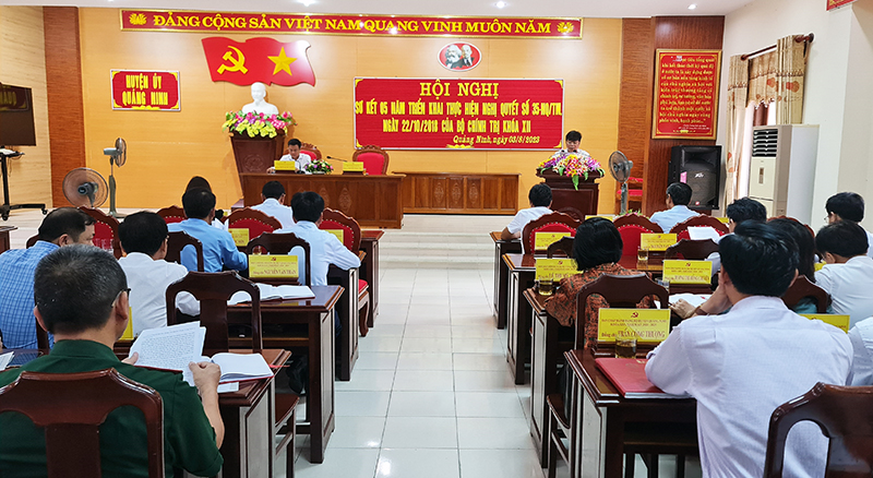 Toàn cảnh hội nghị.