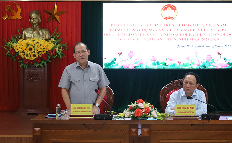 Đồng chí Phó Chủ tịch Ủy ban Trung ương MTTQVN Hoàng Công Thủy phát biểu tại buổi làm việc.