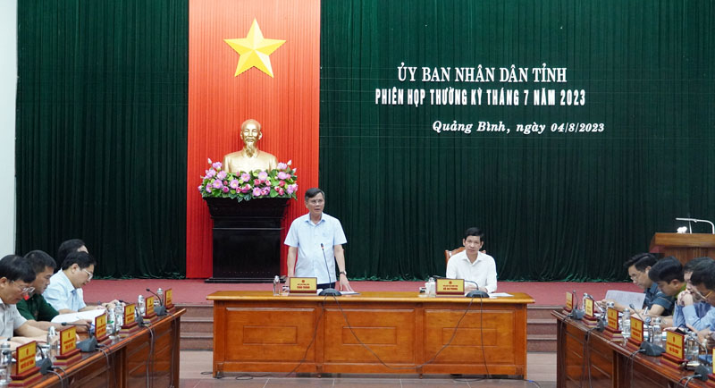 Đồng chí Chủ tịch UBND tỉnh Trần Thắng chủ trì phiên họp thường kỳ tháng 7/2023.